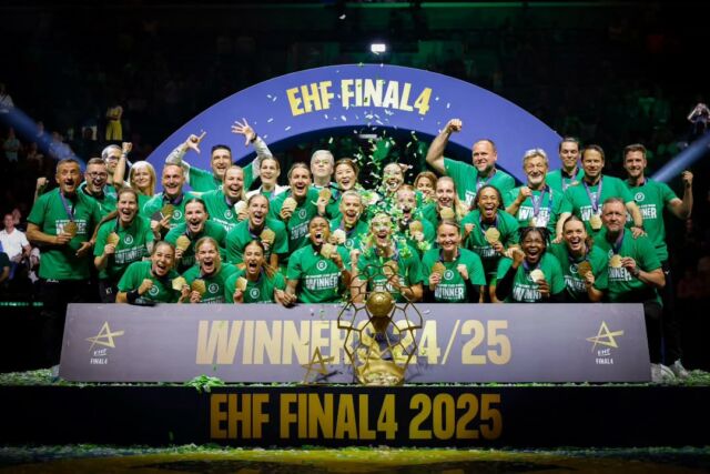 🏆 El @gyoriaudietokc_official húngaro se proclamó campeón de la EHF Champions League femenina 2024/2025.

📰 Superaron al Odense HK danés 29-27 en una final muy igualada para sumar su séptimo titulo europeo.

📊 La noruega @kbrattset fue elegida MVP de la Final4.

📷@ehfcl