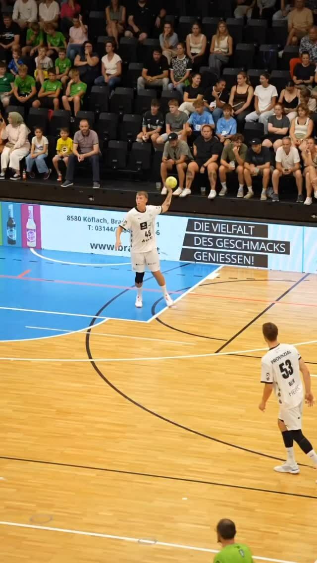 La temporada no ha empezado y @skipagotu ya marca goles así 😍. ¡GOLAZO!

🎥@thwhandball

#BalonmanoActual #HandballWorld #handballpassion #instasport #ehf #beachhandball #training #handball #handballplayer #handballteam #handballworld #ehfcl #babyball #handballtime #handboll #hndbl  #active #handballer #handball #handballvideo #sports #handballtime #handballlife #pallamano #handballpic #gameday #handbol  #balonmano #ihf #andebol #andebolfeminino