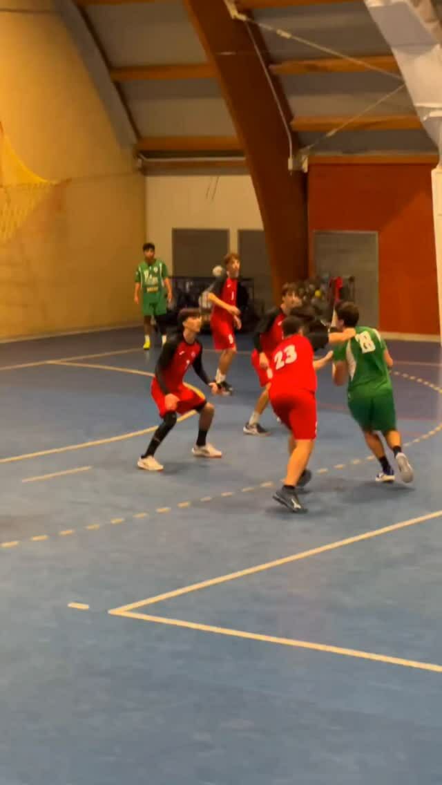 Cuando la suerte está de tu lado... ¡BRUTAL! 🤣😅

#BalonmanoActual #HandballWorld #handballpassion #instasport #ehf #beachhandball #training #handball #handballplayer #handballteam #handballworld #ehfcl #babyball #handballtime #handboll #hndbl  #active #handballer #handball #handballvideo #sports #handballtime #handballlife #pallamano #handballpic #gameday #handbol  #balonmano #ihf #andebol #andebolfeminino